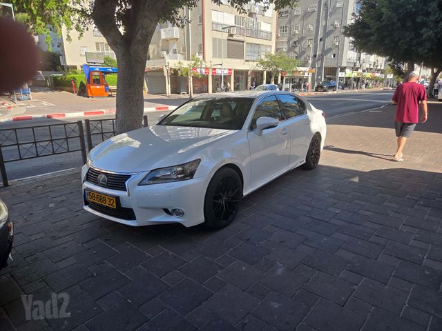לקסוס GS