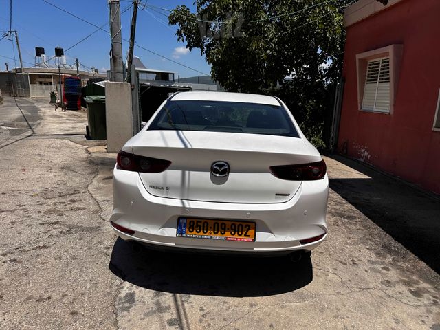 מאזדה 3