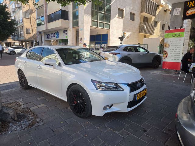 לקסוס GS
