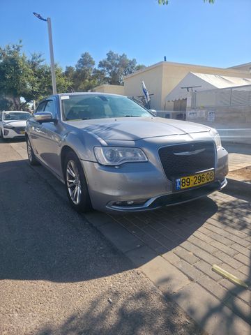 קרייזלר 300