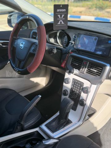 וולוו V40
