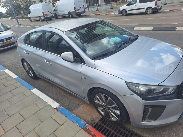 יונדאי איוניק