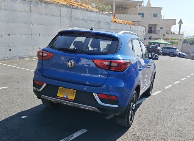 אם ג'י ZS