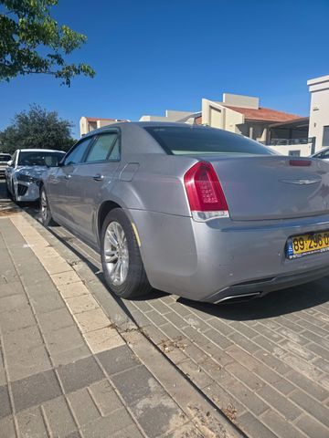 קרייזלר 300