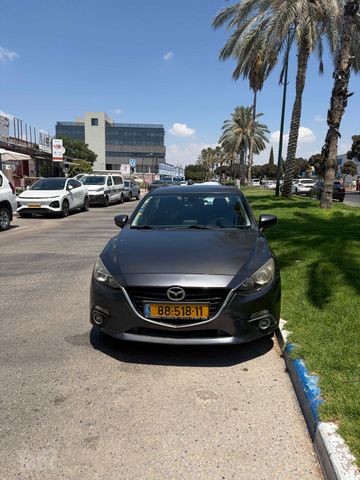 מודעת רכב מאזדה 3