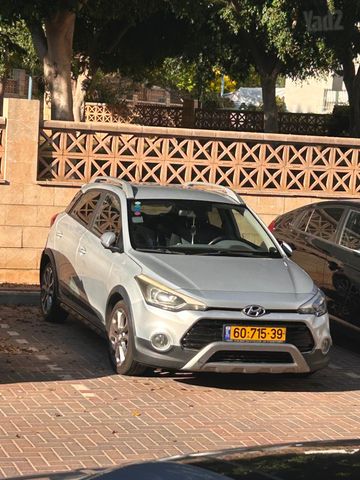 יונדאי I20 קרוס