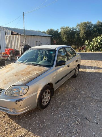 יונדאי אקסנט i25