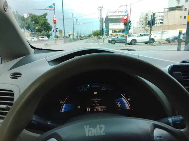 ניסאן ליף