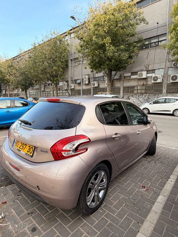 פיג'ו 208