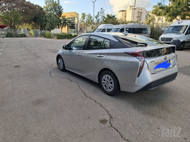 טויוטה פריוס