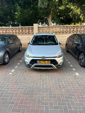 יונדאי I20 קרוס