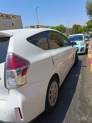 טויוטה פריוס פלוס