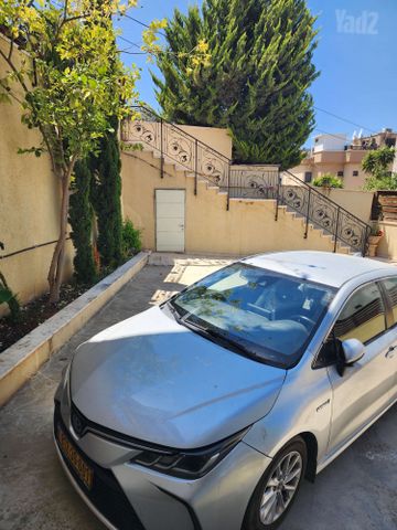 מודעת רכב טויוטה קורולה