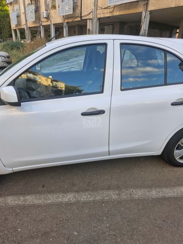מודעת רכב ניסאן מיקרה