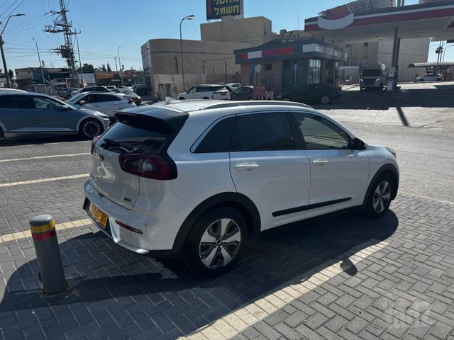 קיה נירו