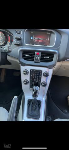 וולוו V40