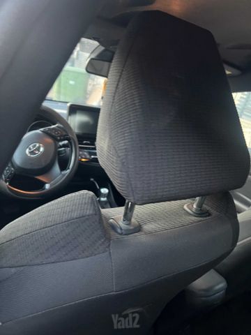 מודעת רכב טויוטה C-HR