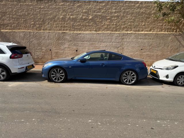 אינפיניטי G37