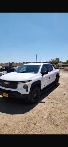 מודעת רכב שברולט סילברדו EV
