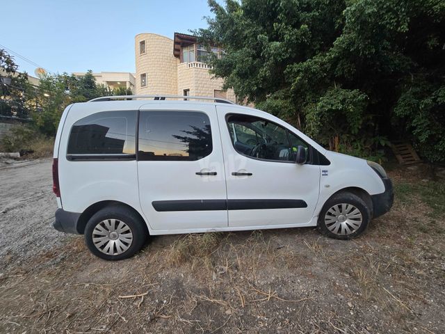 מודעת רכב סיטרואן ברלינגו
