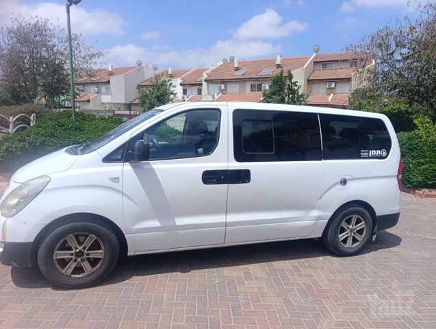 יונדאי H-1 / i800