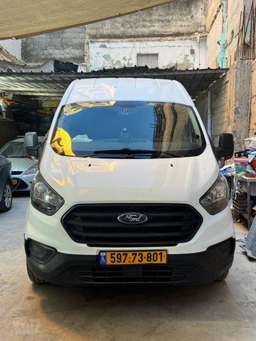 פורד טרנזיט קוסטום