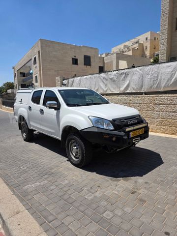 איסוזו די-מקס