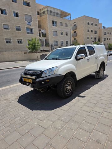 איסוזו די-מקס