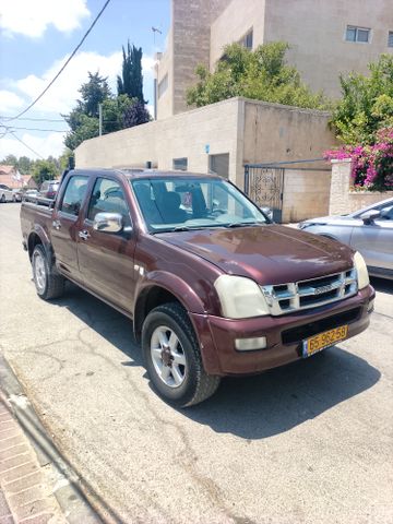 איסוזו די-מקס