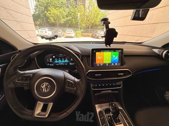 אם ג'י EHS PHEV