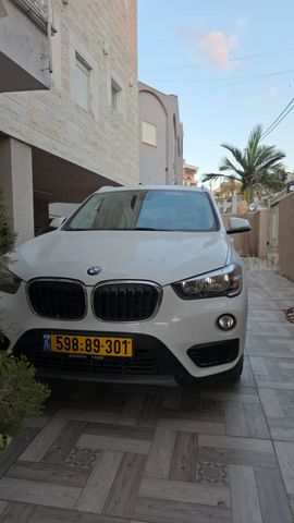 ב מ וו X1