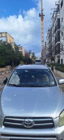 מודעת רכב טויוטה RAV4