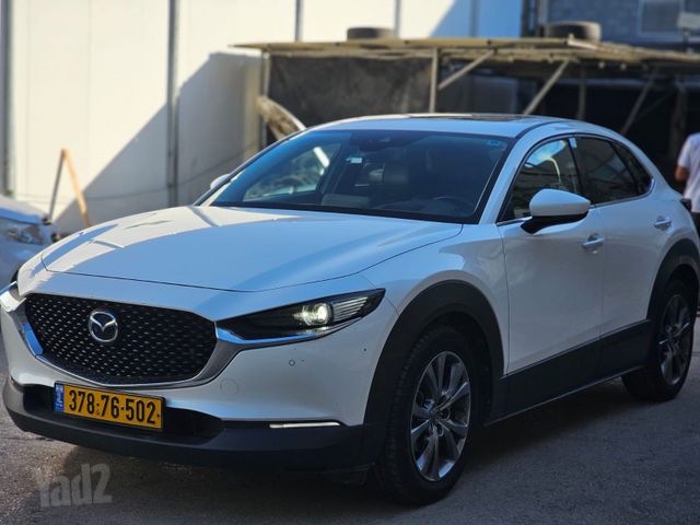 מודעת רכב מאזדה CX-30