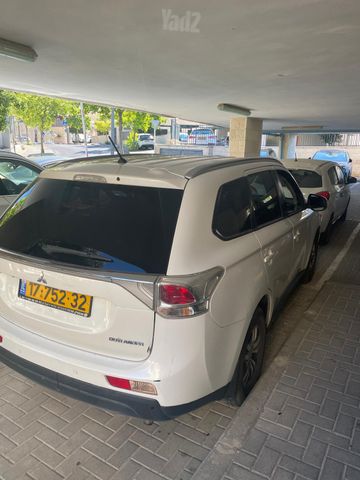 מיצובישי אאוטלנדר