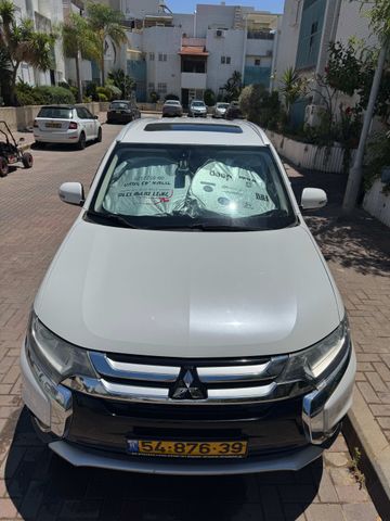 מיצובישי אאוטלנדר