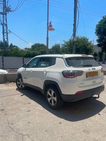 מודעת רכב ג'יפ קומפאס