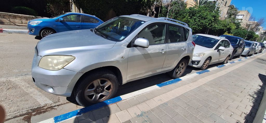 טויוטה RAV4