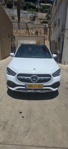 מרצדס-בנץ GLA