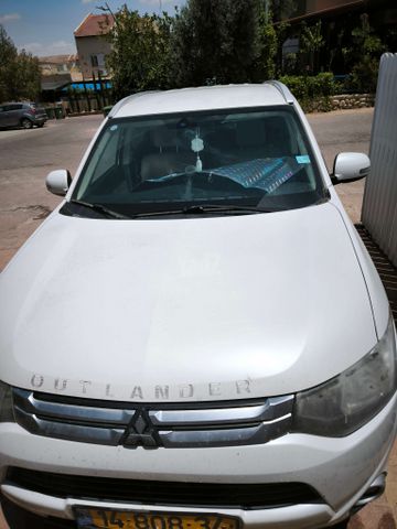 מיצובישי אאוטלנדר