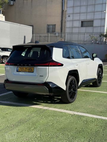 טויוטה RAV4