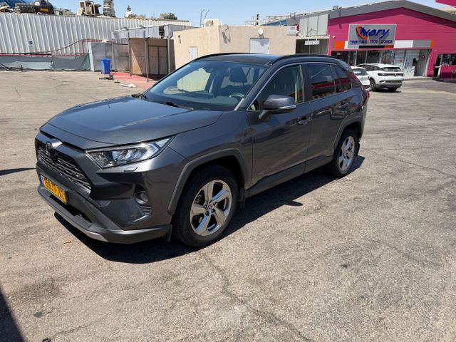 טויוטה RAV4
