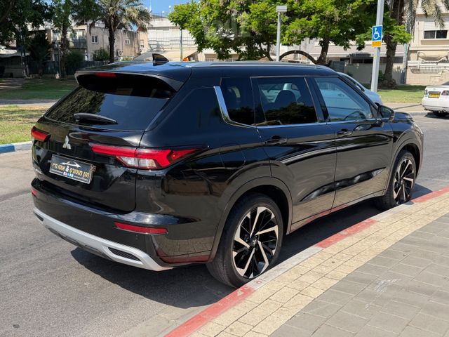 מיצובישי אאוטלנדר
