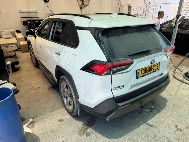 טויוטה RAV4