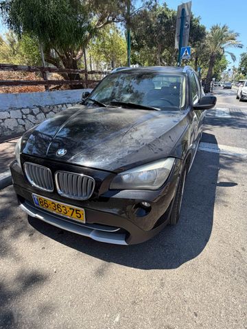ב מ וו X1