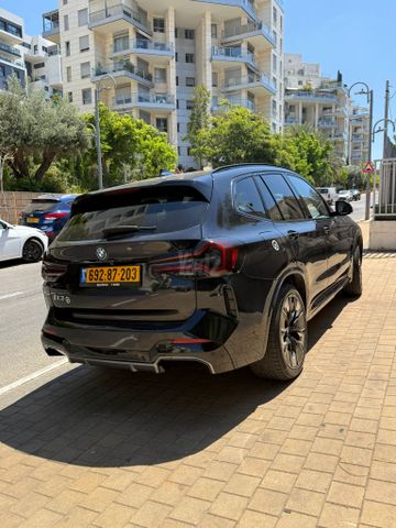ב מ וו iX3