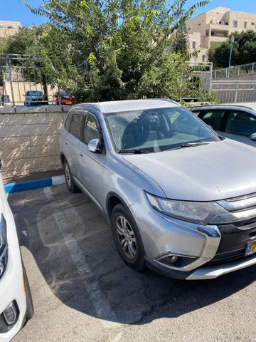 מיצובישי אאוטלנדר