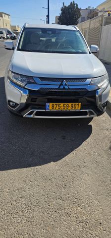 מיצובישי אאוטלנדר