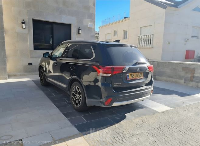 מיצובישי אאוטלנדר