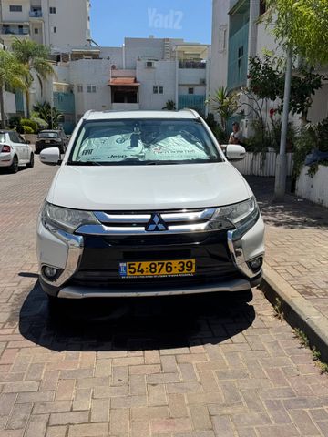 מיצובישי אאוטלנדר