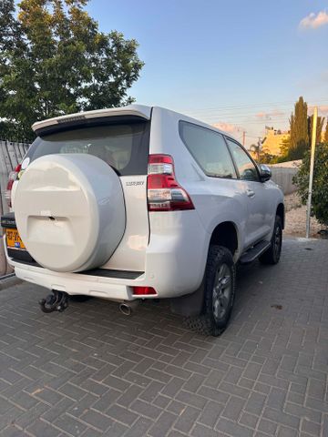 טויוטה לנד קרוזר